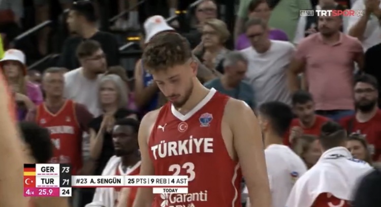 爱游戏升级体验-👀球迷转发申京欧锦赛转身丝滑暴扣！KD评论：与众不同！