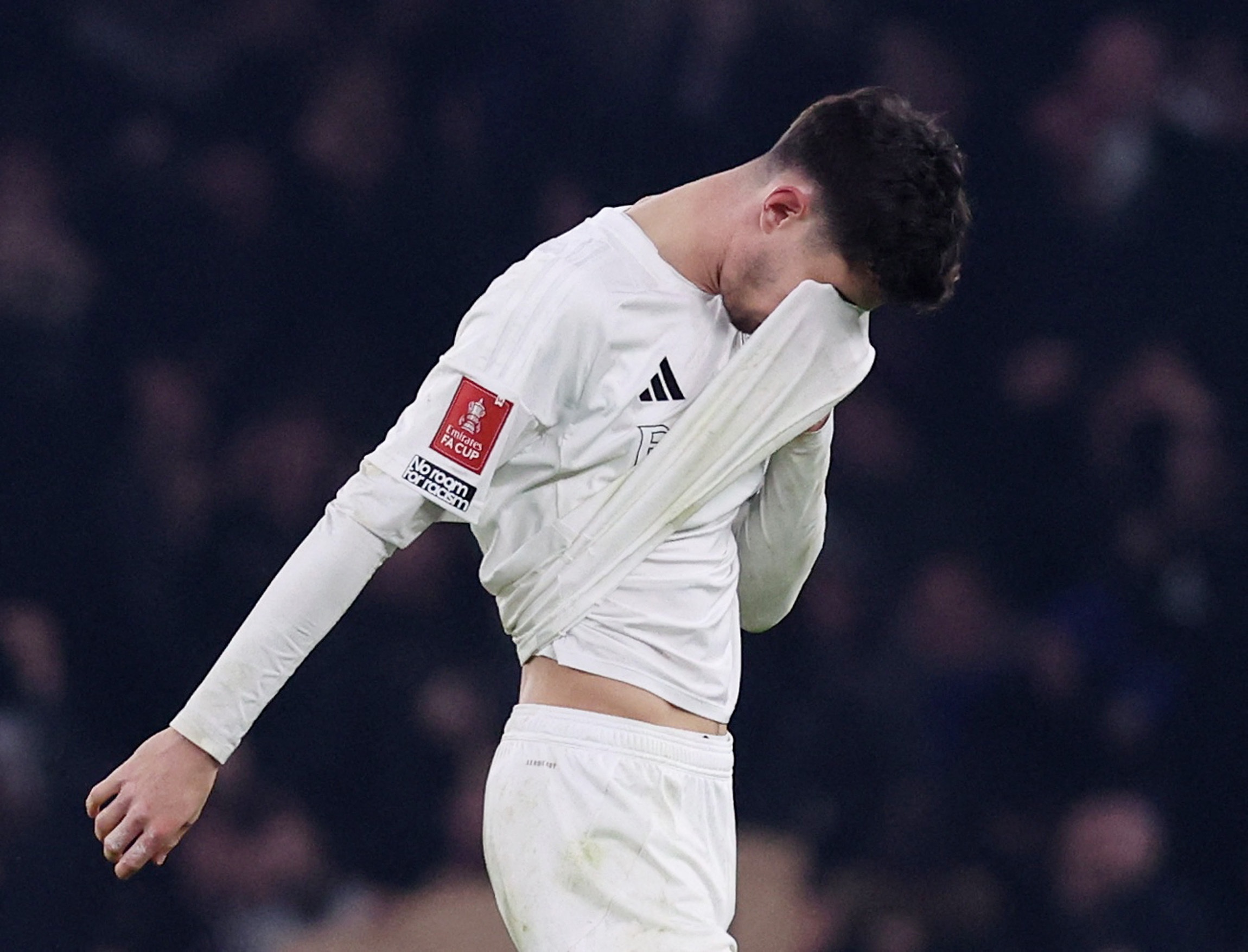 爱游戏新版官网-图片报：哈弗茨可能面临较长时间休战，若保守治疗失败将手术